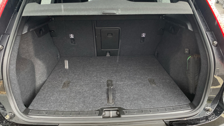 Volvo XC40 2.0 B3P Plus Dark 5dr Auto Petrol Estate